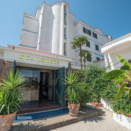 Albergo Scalzone Castel Volturno Eksteriør billede