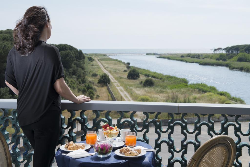 Albergo Scalzone Castel Volturno Eksteriør billede