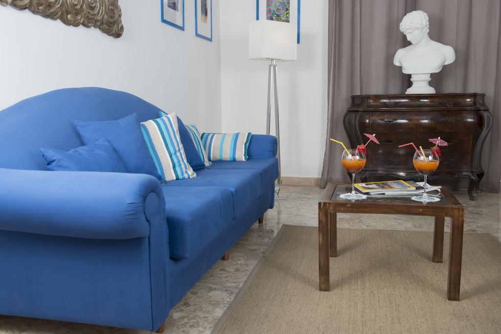 Albergo Scalzone Castel Volturno Eksteriør billede